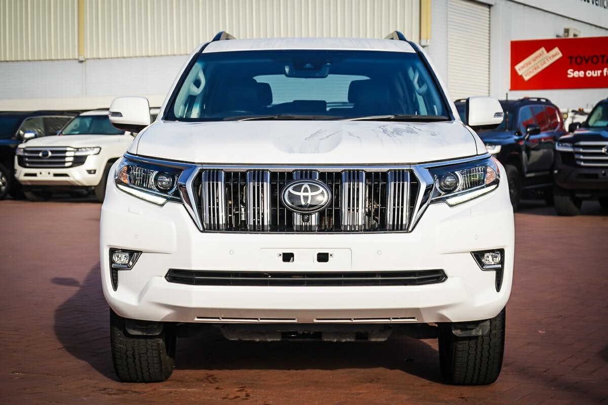 Toyota Landcruiser Prado image 3