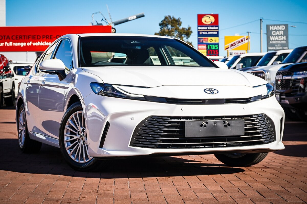 Toyota Camry image 1