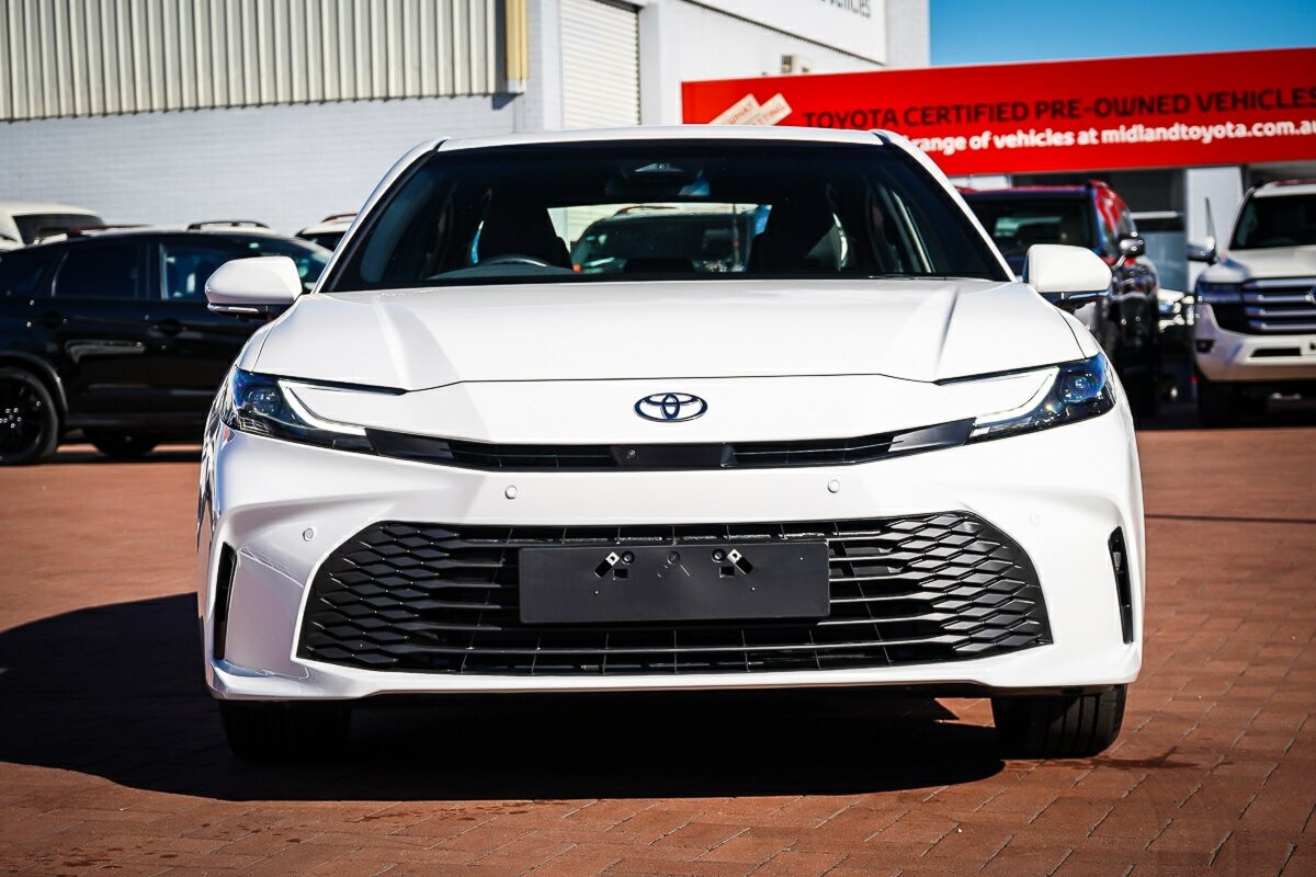 Toyota Camry image 3