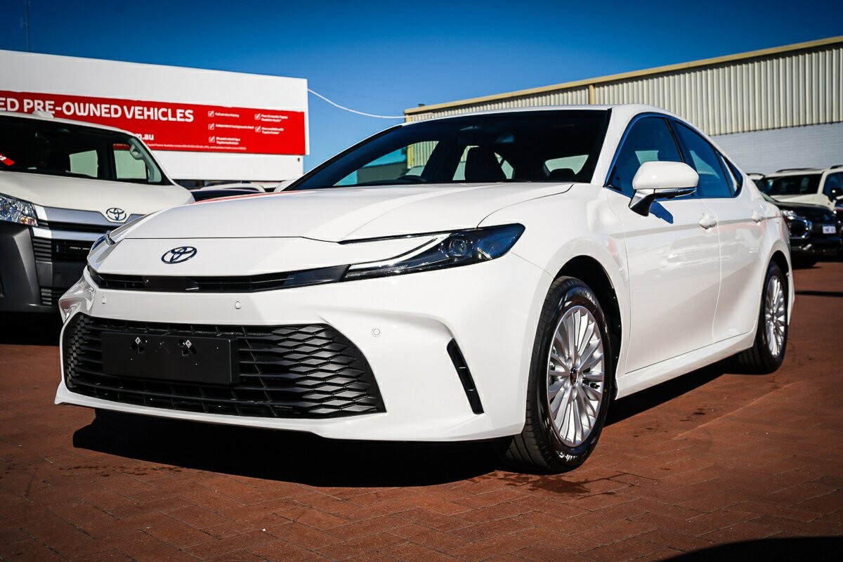 Toyota Camry image 4