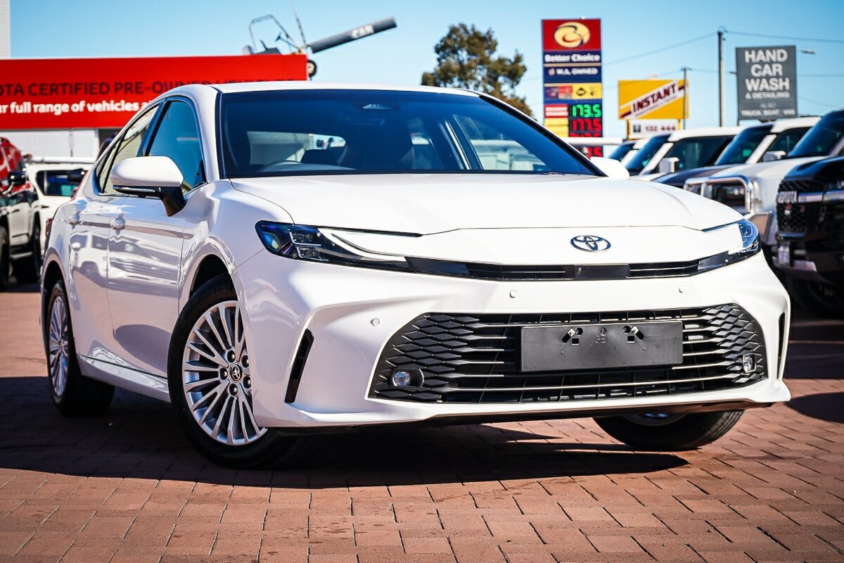 Toyota Camry image 1