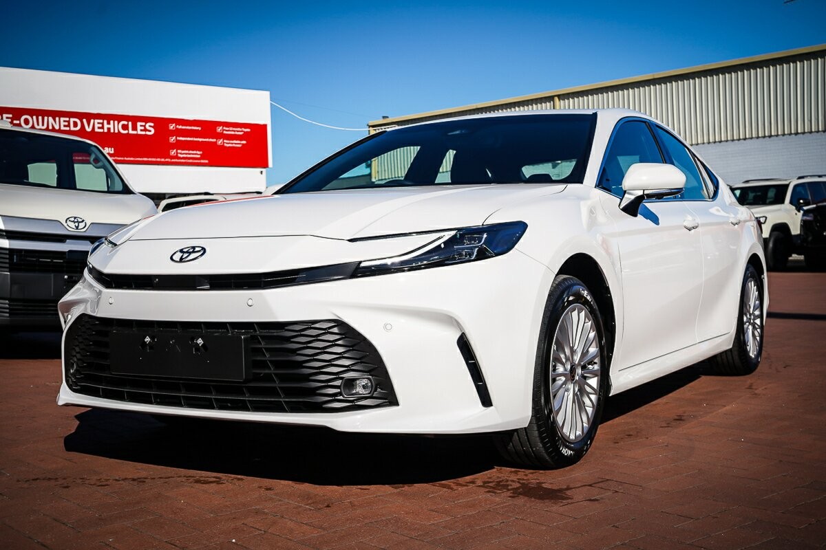 Toyota Camry image 4