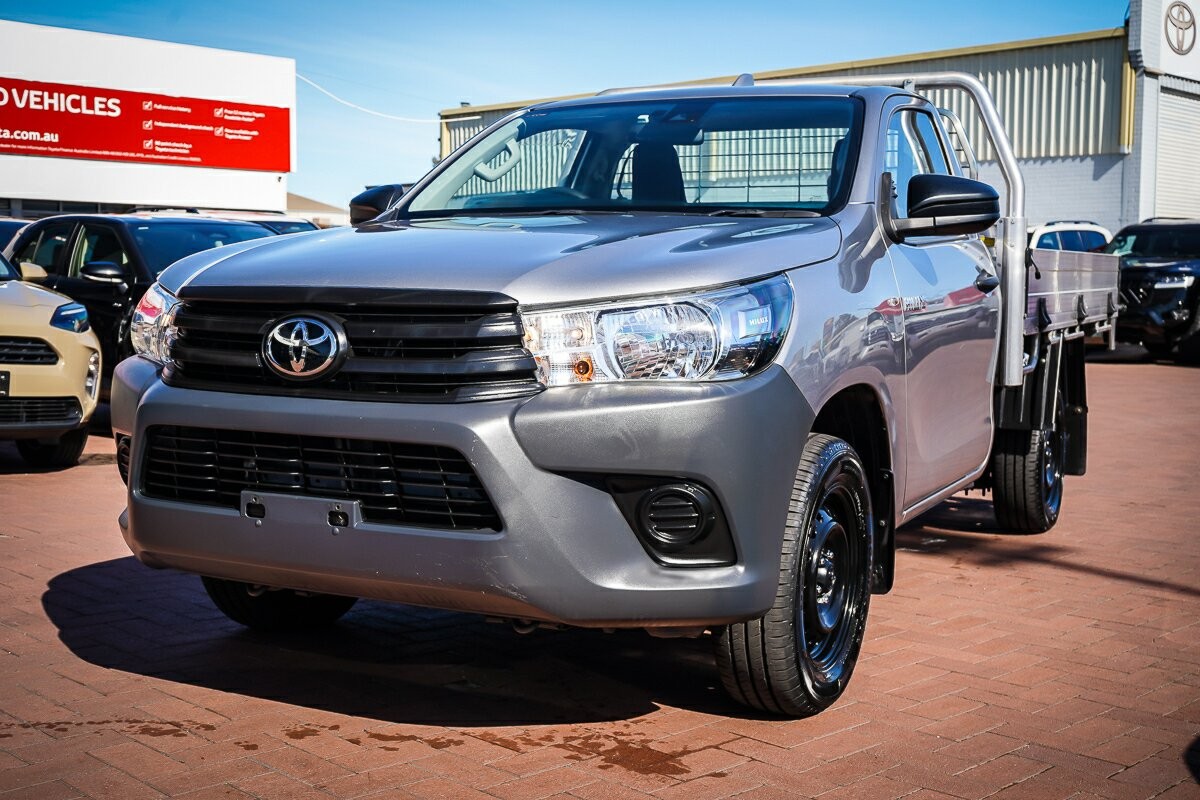 Toyota Hilux image 4
