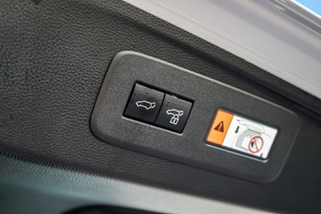 https://vehicle-cdn.autoleague.cloud/28166_6512402_11.jpg