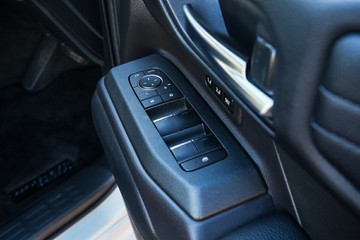 https://vehicle-cdn.autoleague.cloud/28166_6512402_15.jpg
