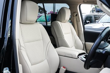 https://vehicle-cdn.autoleague.cloud/28166_6512403_17.jpg