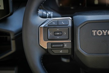https://vehicle-cdn.autoleague.cloud/28166_6512407_15.jpg