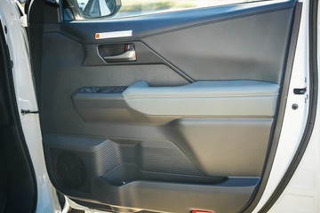 https://vehicle-cdn.autoleague.cloud/28166_6512407_17.jpg