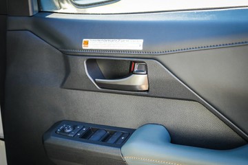 https://vehicle-cdn.autoleague.cloud/28166_6512407_18.jpg