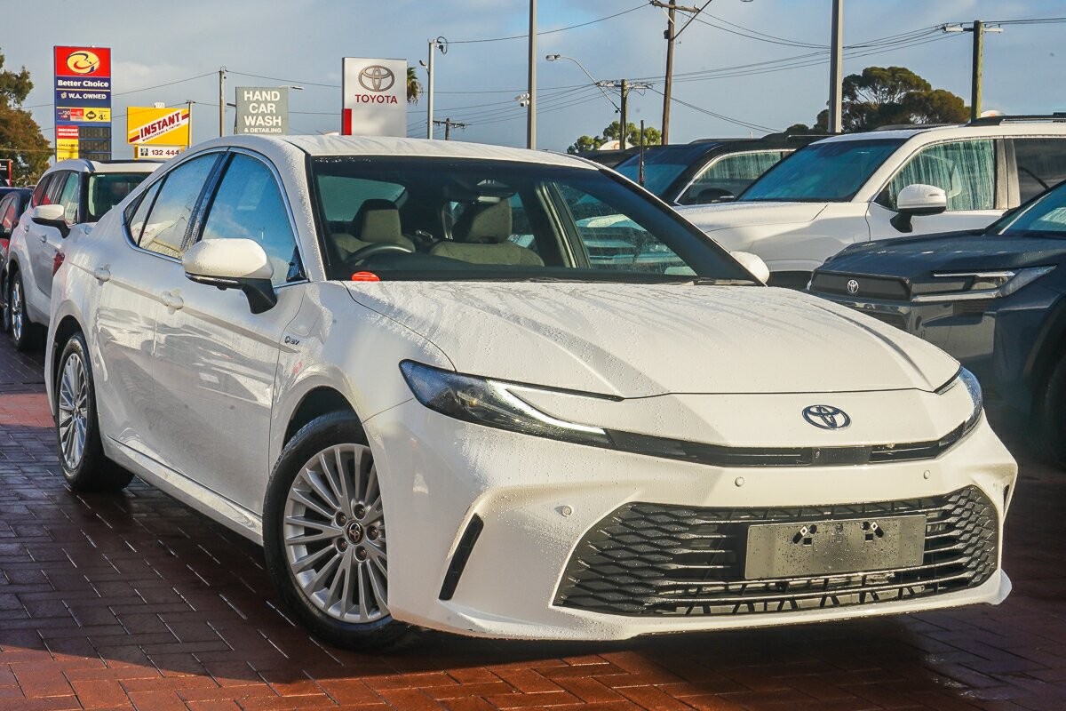 Toyota Camry image 1
