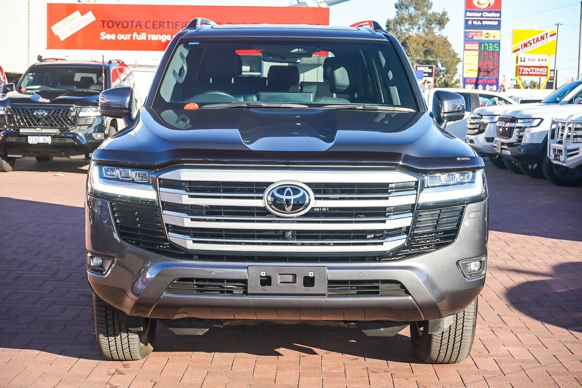 Toyota Landcruiser image 3