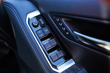 https://vehicle-cdn.autoleague.cloud/28166_6512452_12.jpg