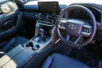 https://vehicle-cdn.autoleague.cloud/28166_6512452_15.jpg