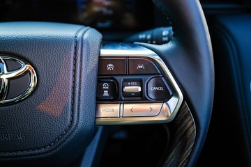 https://vehicle-cdn.autoleague.cloud/28166_6512452_16.jpg