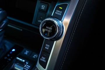 https://vehicle-cdn.autoleague.cloud/28166_6512452_23.jpg