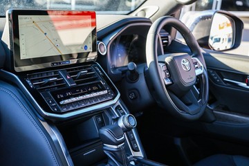 https://vehicle-cdn.autoleague.cloud/28166_6512452_25.jpg