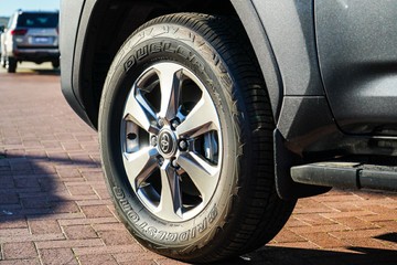 https://vehicle-cdn.autoleague.cloud/28166_6512452_5.jpg
