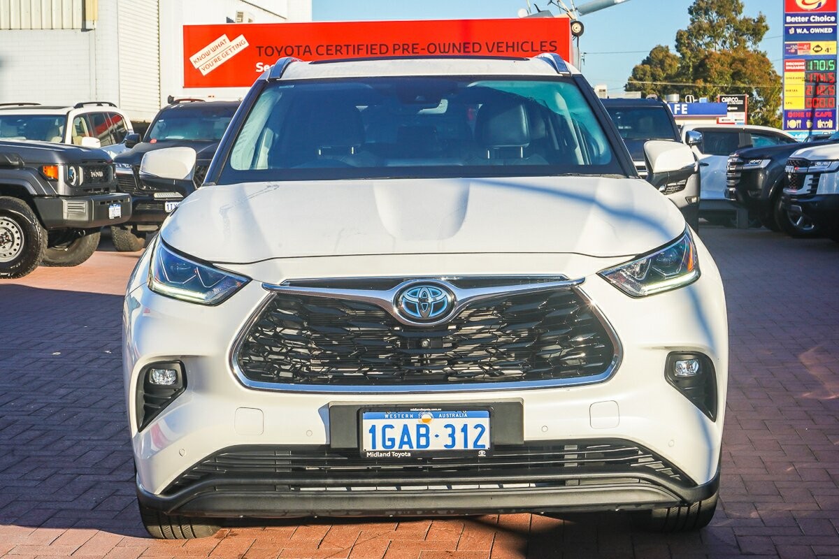 Toyota Kluger image 3