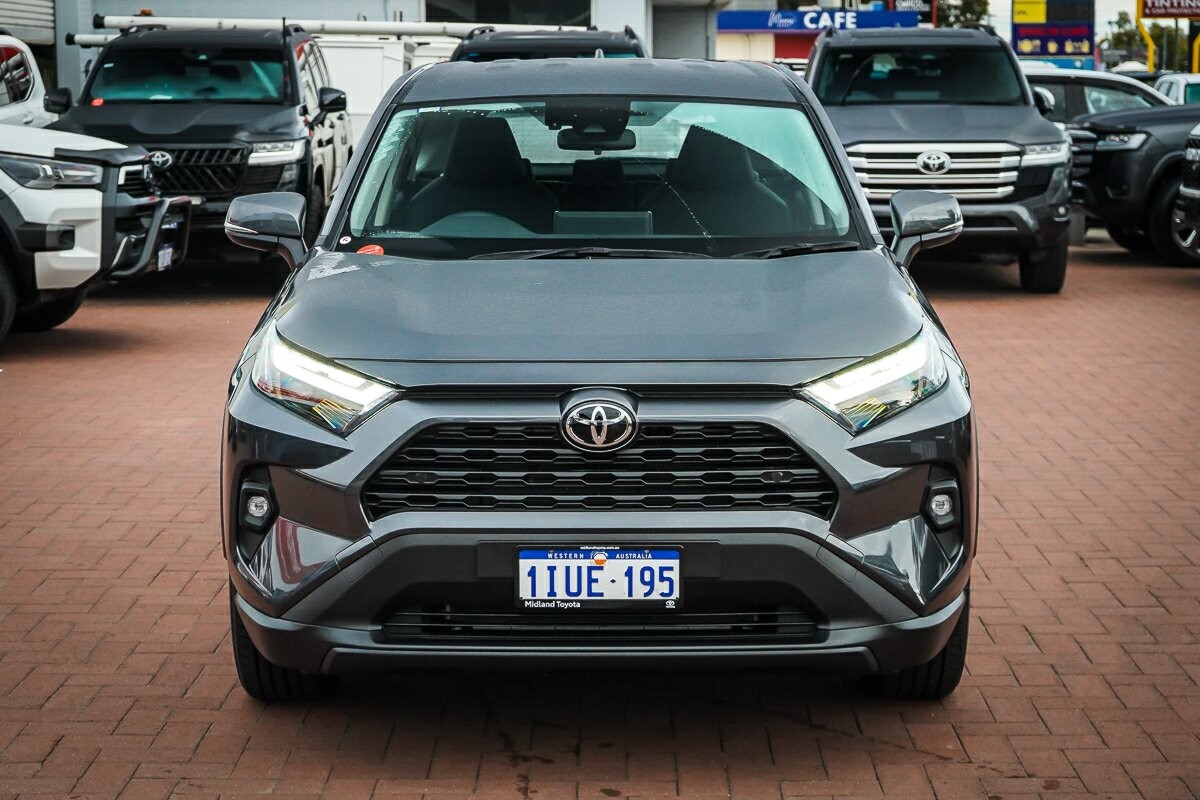 Toyota Rav4 image 3