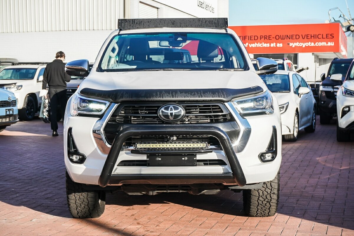 Toyota Hilux image 3