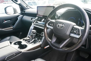 https://vehicle-cdn.autoleague.cloud/28166_6512554_15.jpg