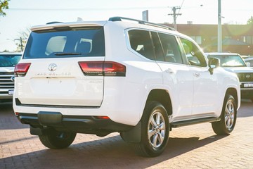 https://vehicle-cdn.autoleague.cloud/28166_6512559_8.jpg