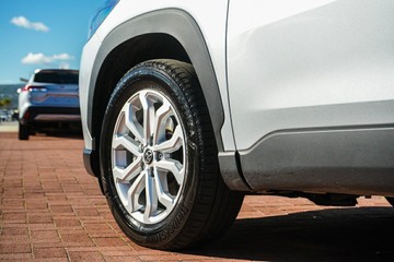 https://vehicle-cdn.autoleague.cloud/28166_6512581_5.jpg