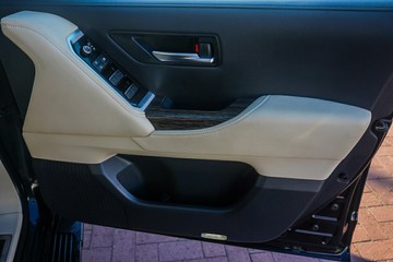 https://vehicle-cdn.autoleague.cloud/28166_6512591_9.jpg