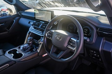 https://vehicle-cdn.autoleague.cloud/28166_6512594_12.jpg