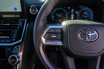 https://vehicle-cdn.autoleague.cloud/28166_6512594_14.jpg