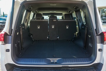 https://vehicle-cdn.autoleague.cloud/28166_6512594_18.jpg