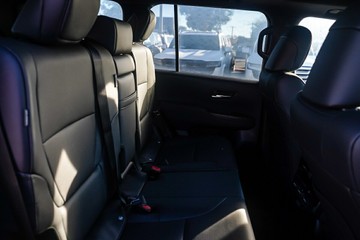 https://vehicle-cdn.autoleague.cloud/28166_6512594_8.jpg
