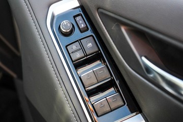 https://vehicle-cdn.autoleague.cloud/28166_6512595_12.jpg