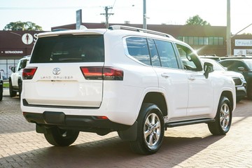 https://vehicle-cdn.autoleague.cloud/28166_6512595_8.jpg
