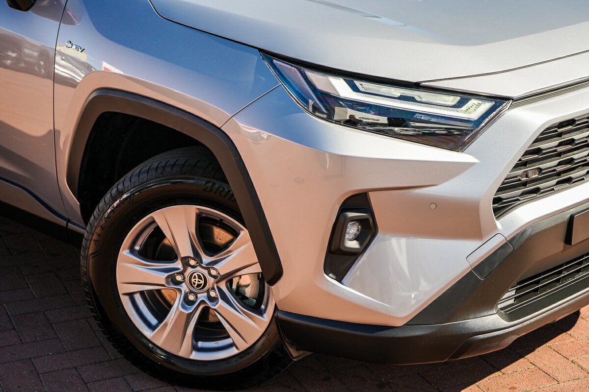 Toyota Rav4 image 2