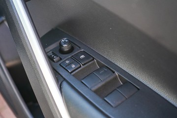 https://vehicle-cdn.autoleague.cloud/28166_6512621_11.jpg