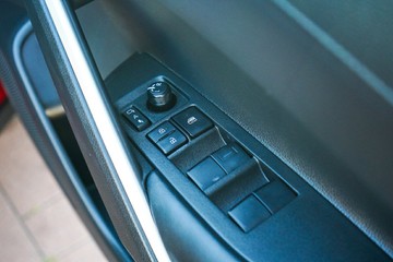 https://vehicle-cdn.autoleague.cloud/28166_6512623_12.jpg