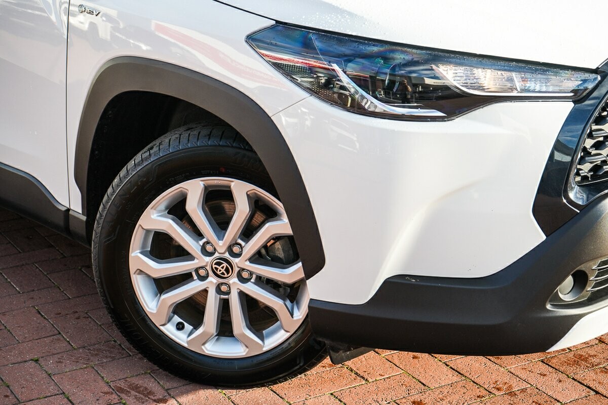 Toyota Corolla Cross image 2