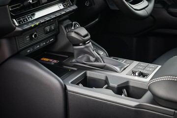 https://vehicle-cdn.autoleague.cloud/28166_6512628_25.jpg