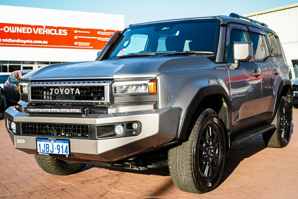 Toyota Landcruiser Prado image 4