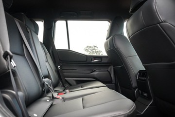 https://vehicle-cdn.autoleague.cloud/28166_6512647_11.jpg