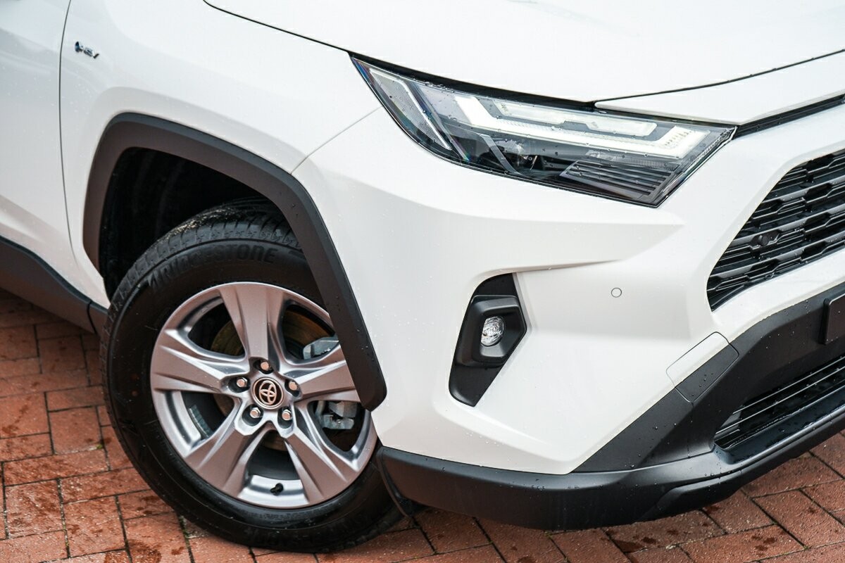 Toyota Rav4 image 2
