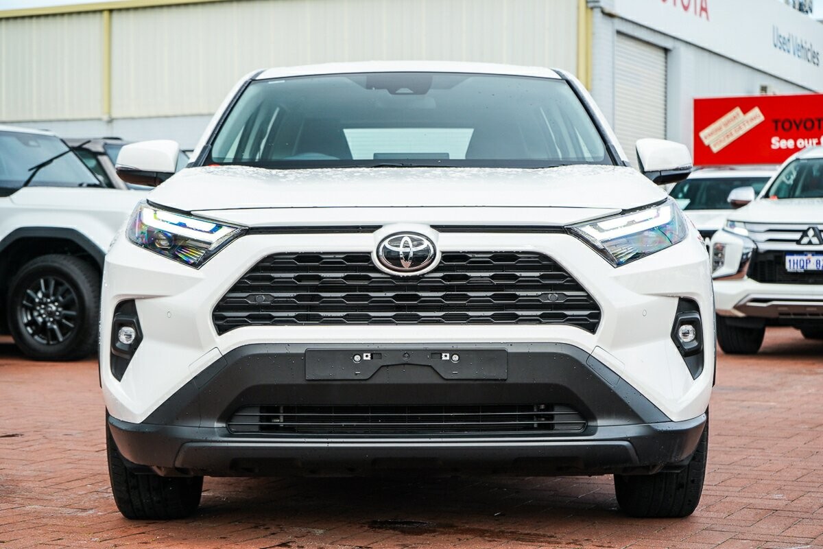 Toyota Rav4 image 3