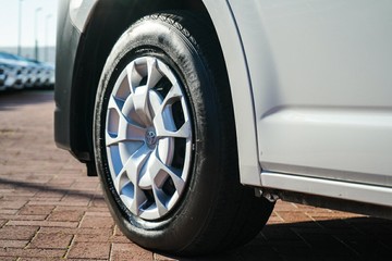 https://vehicle-cdn.autoleague.cloud/28166_6512704_5.jpg