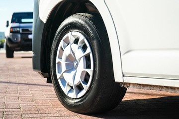 https://vehicle-cdn.autoleague.cloud/28166_6512710_5.jpg