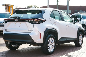 https://vehicle-cdn.autoleague.cloud/28166_6512711_8.jpg