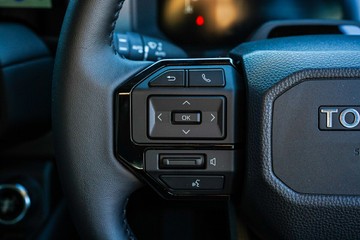 https://vehicle-cdn.autoleague.cloud/28166_6512741_16.jpg
