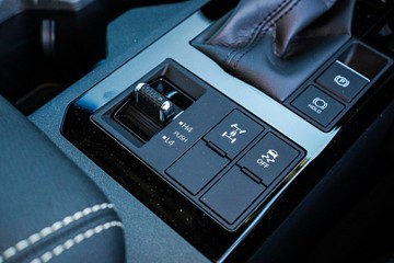 https://vehicle-cdn.autoleague.cloud/28166_6512741_22.jpg