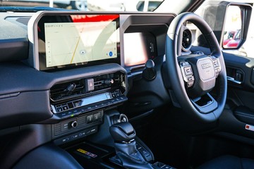 https://vehicle-cdn.autoleague.cloud/28166_6512741_24.jpg