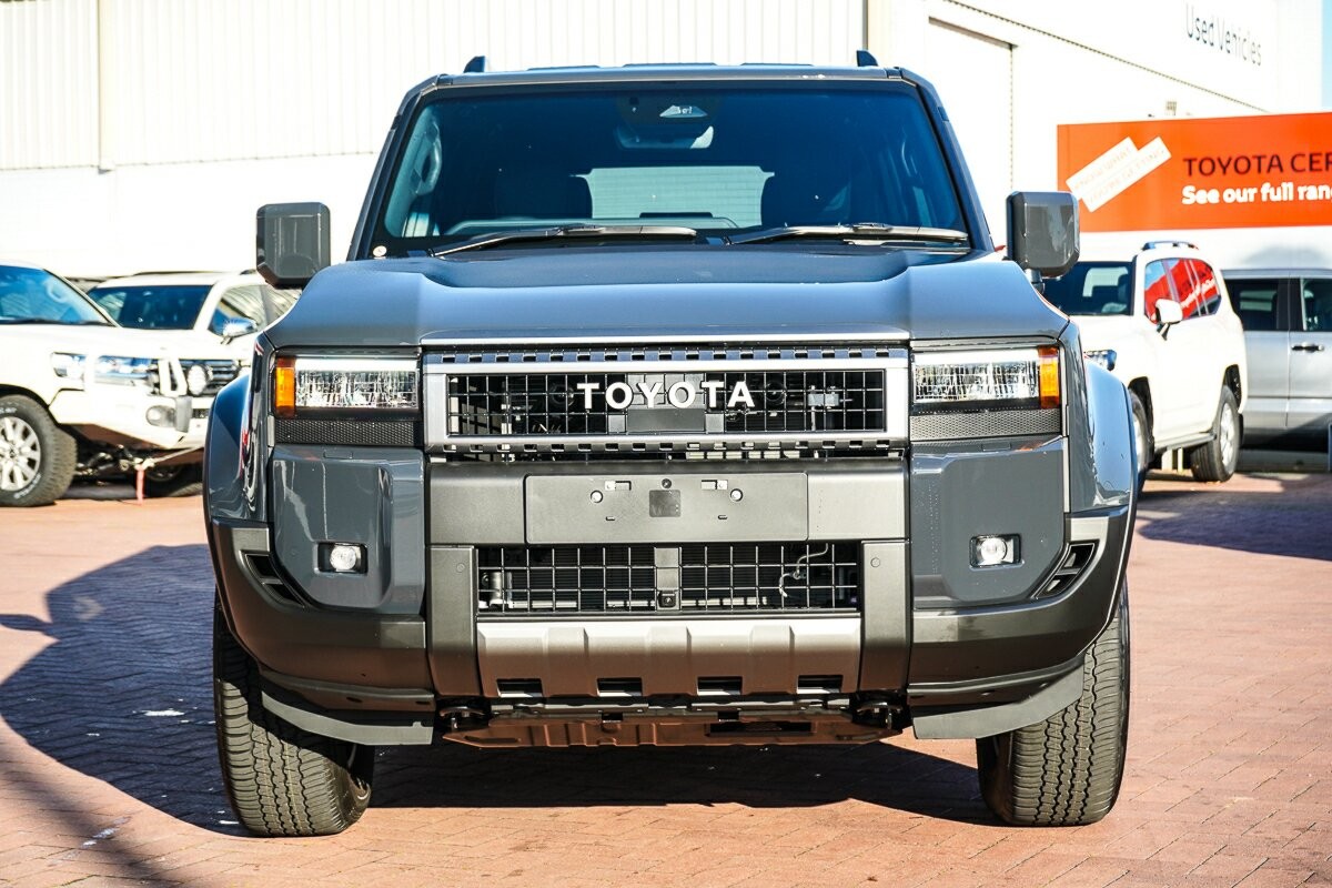 Toyota Landcruiser Prado image 3